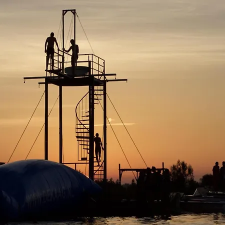 בית נופש De Watersport Groepsaccommodatie - 30 Pers Kaag