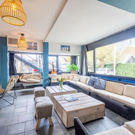 De Watersport Groepsaccommodatie - 30 Pers Holiday home *