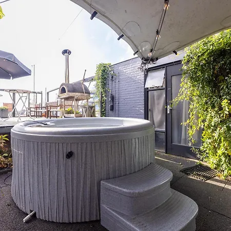 De Watersport Groepsaccommodatie - 30 Pers Holiday home