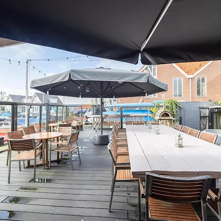 Vakantiehuis De Watersport Groepsaccommodatie - 30 Pers Kaag