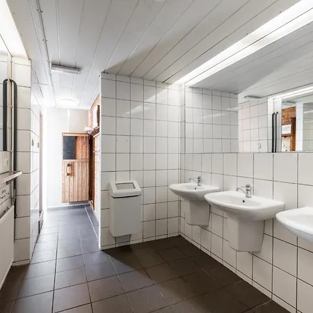 De Watersport Groepsaccommodatie - 30 Pers Kaag