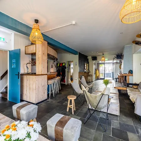 De Watersport Groepsaccommodatie - 30 Pers Vakantiehuis *