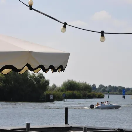 De Watersport Groepsaccommodatie - 30 Pers Kaag