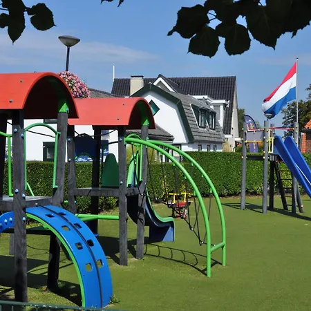 De Watersport Groepsaccommodatie - 30 Pers Vakantiehuis Kaag