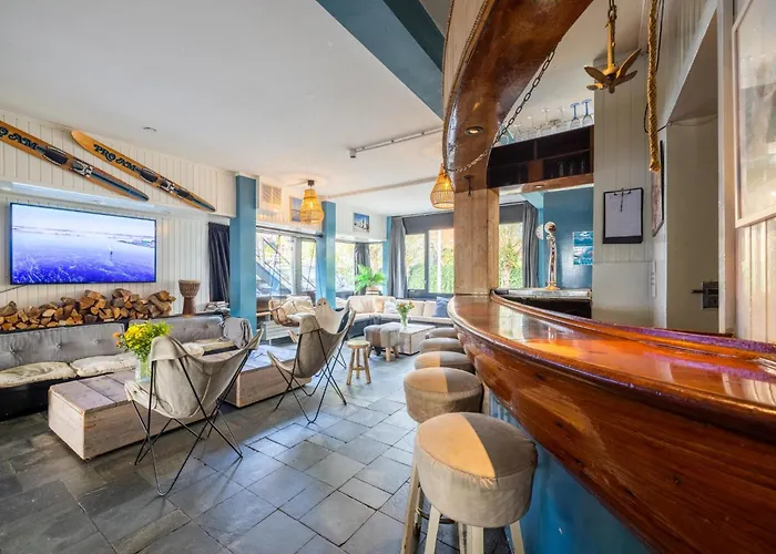 De Watersport Groepsaccommodatie - 30 Pers Holiday home