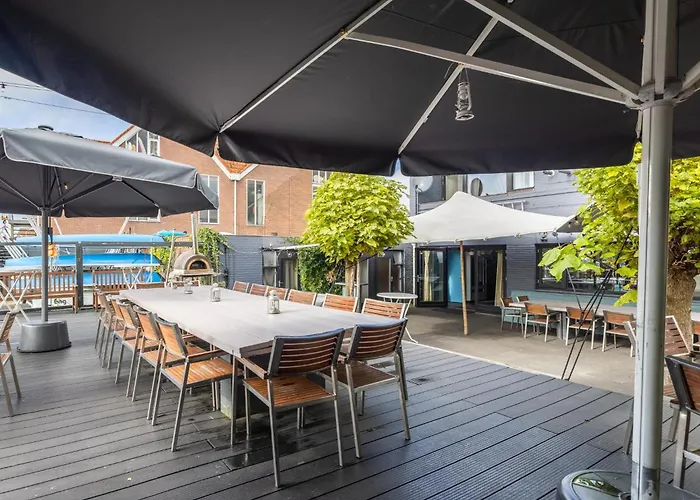 De Watersport Groepsaccommodatie - 30 Pers Holiday home Kaag