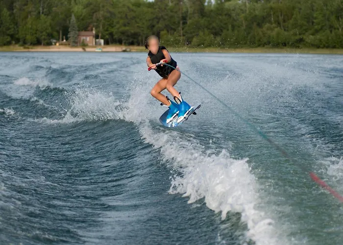 De Watersport Groepsaccommodatie - 30 Pers *