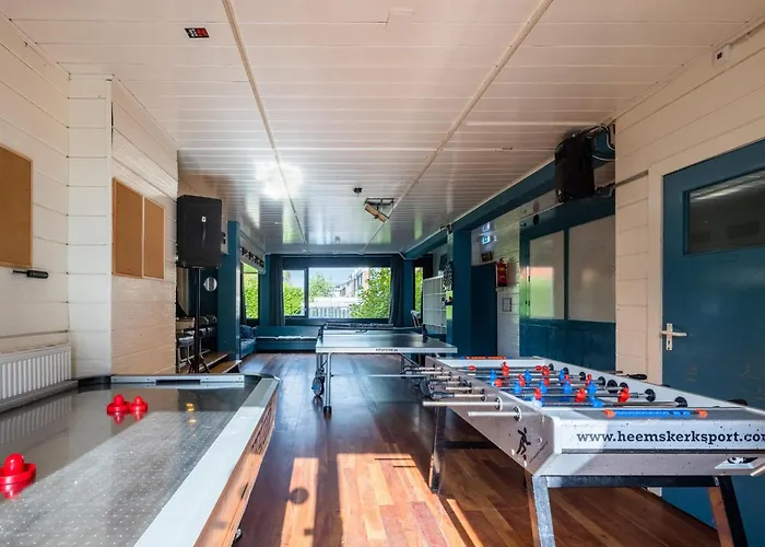 De Watersport Groepsaccommodatie - 30 Pers Kaag