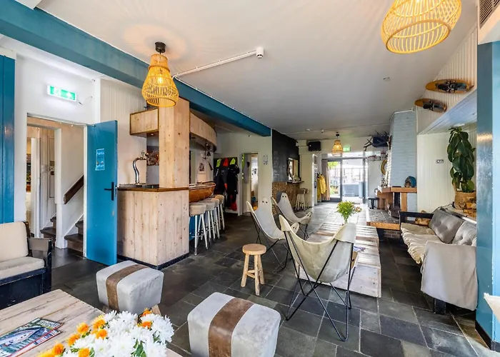 De Watersport Groepsaccommodatie - 30 Pers Holiday home *